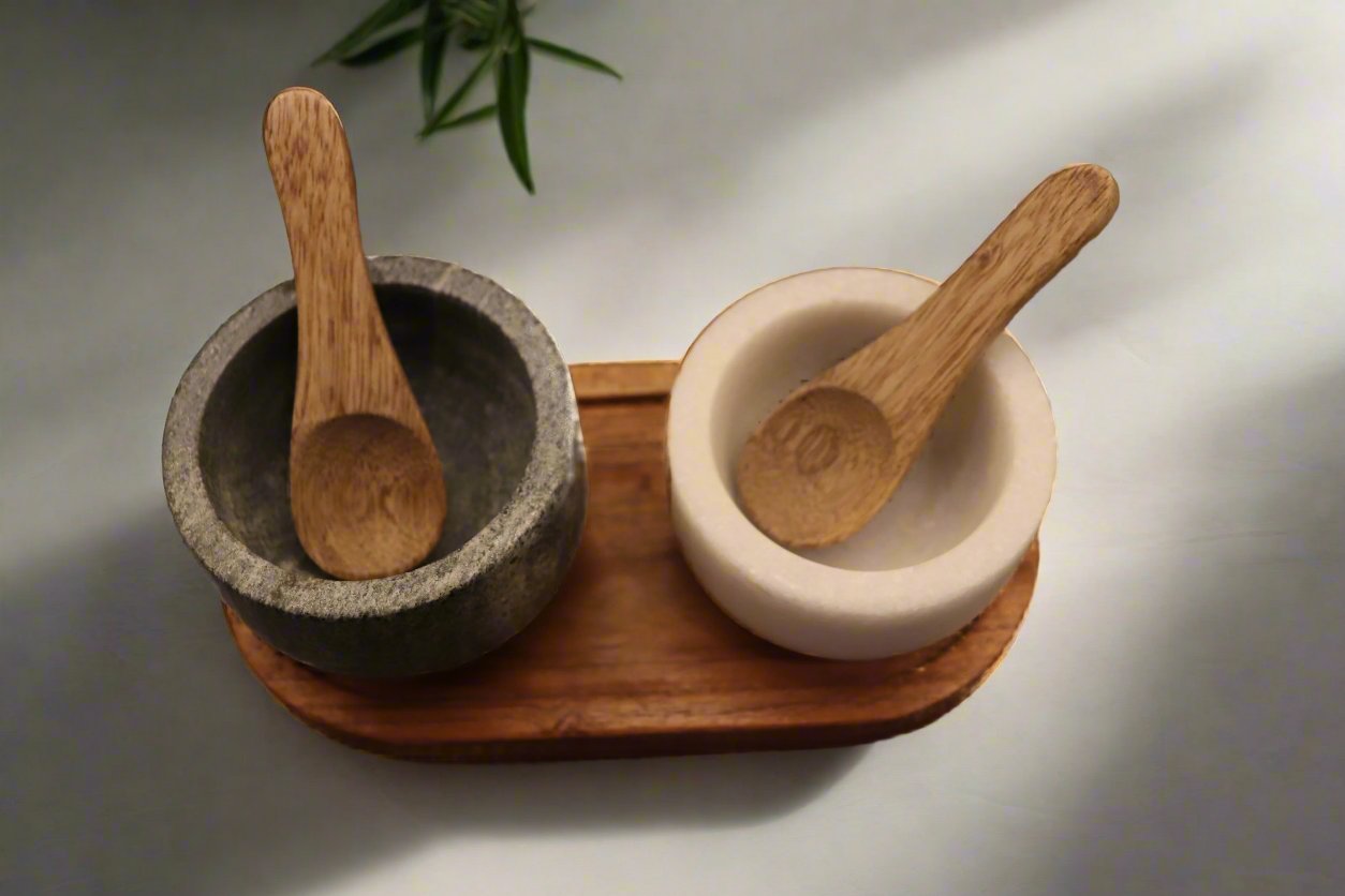 Set of 2 condiment bowls with wooden tray